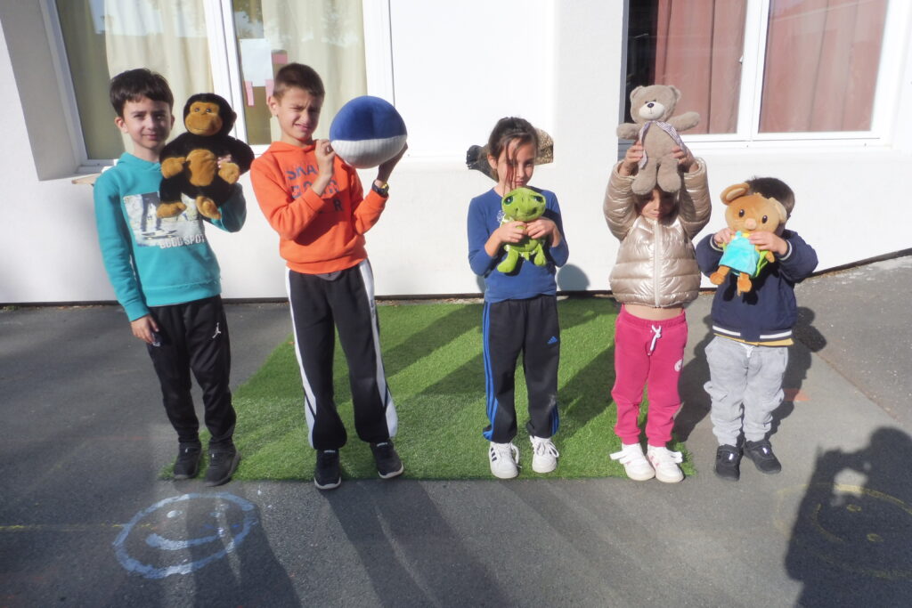 Présentation des mascottes.